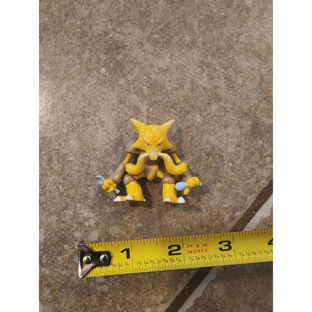 Vintage 1999 TOMY Pokemon Alakazam Figure 2" Mini PVC CGTSJ Nintendo Authentic
